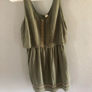 Sleeveless dress